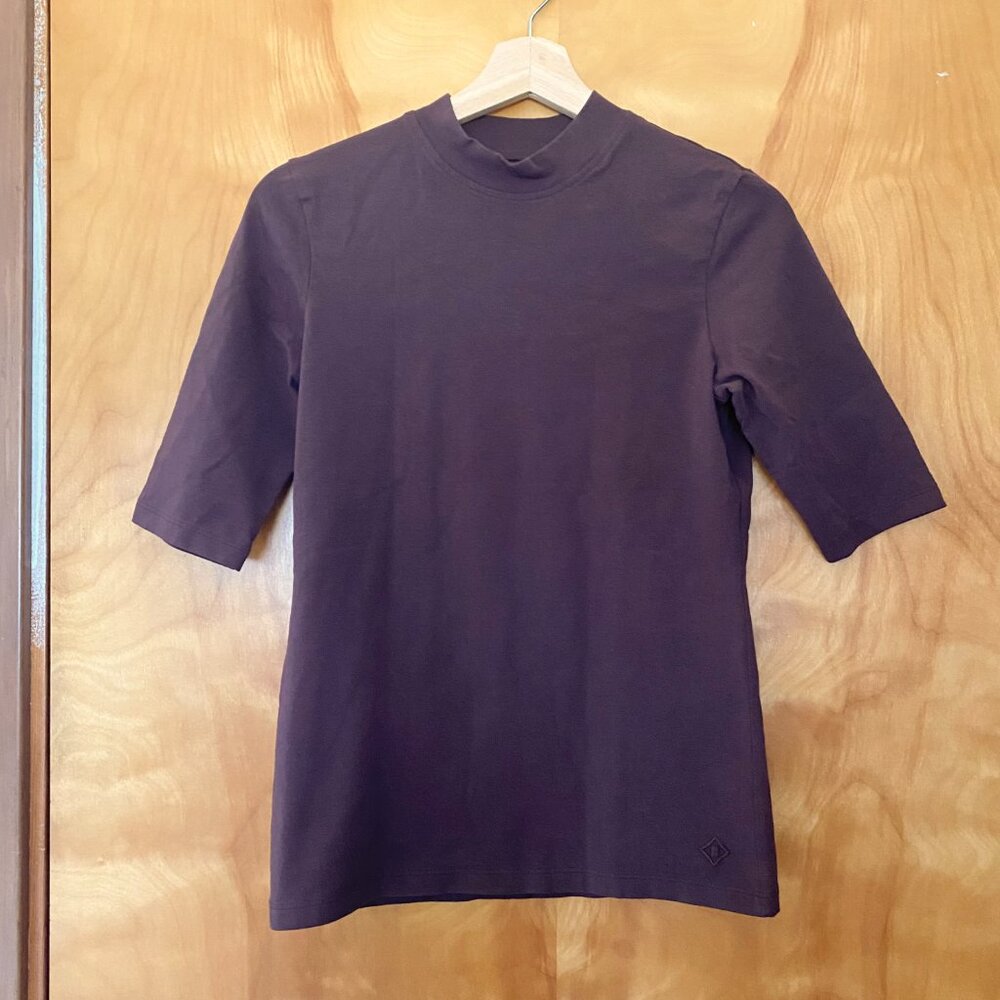 Fair Indigo Women's XS Organic Cotton Half Sleeve Mock Neck T-Shirt in Raisin